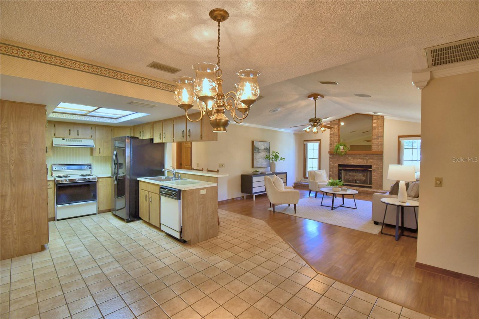 OAKVIEW ESTATES UN 3 - Residential