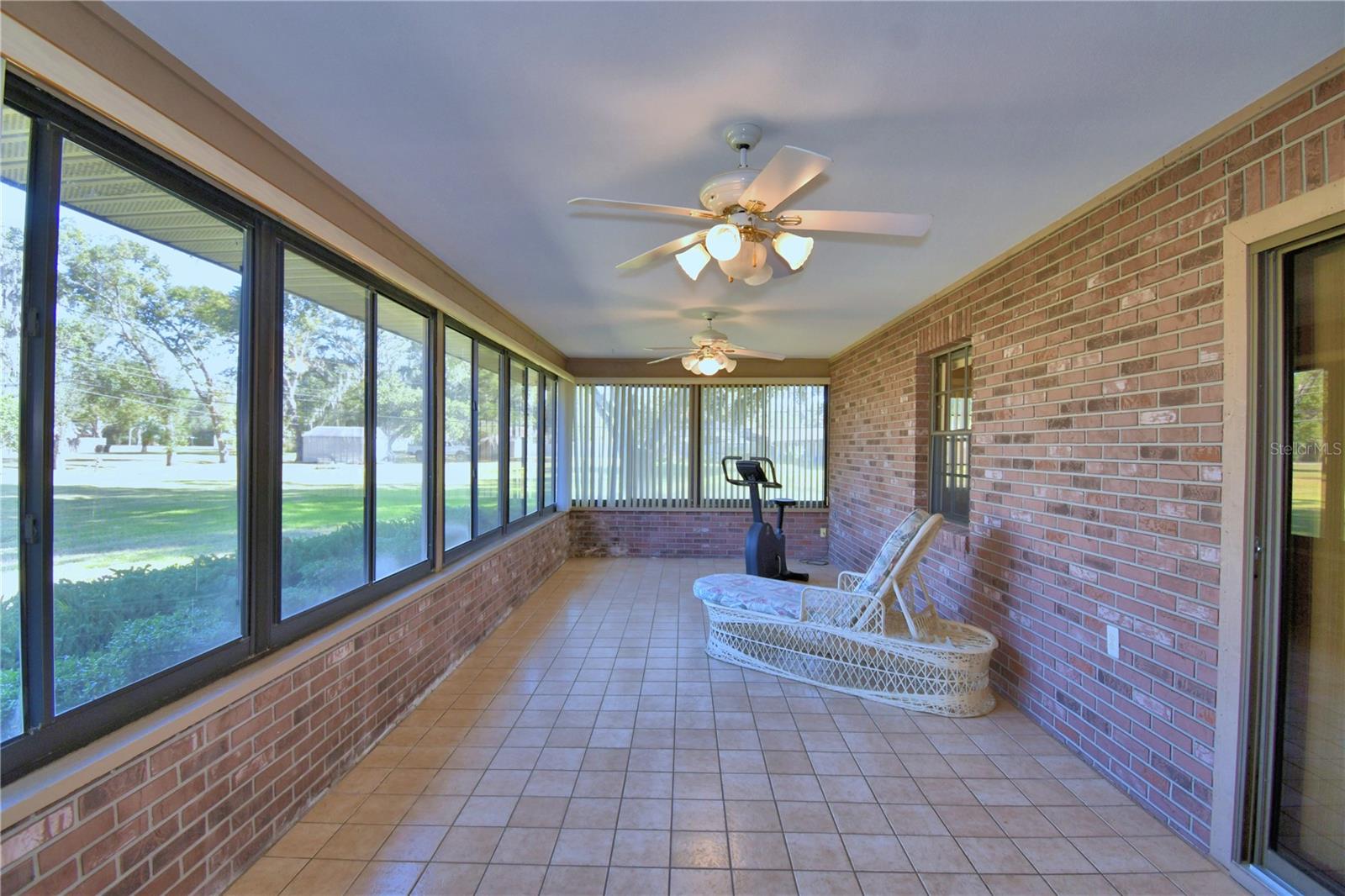 OAKVIEW ESTATES UN 3 - Residential