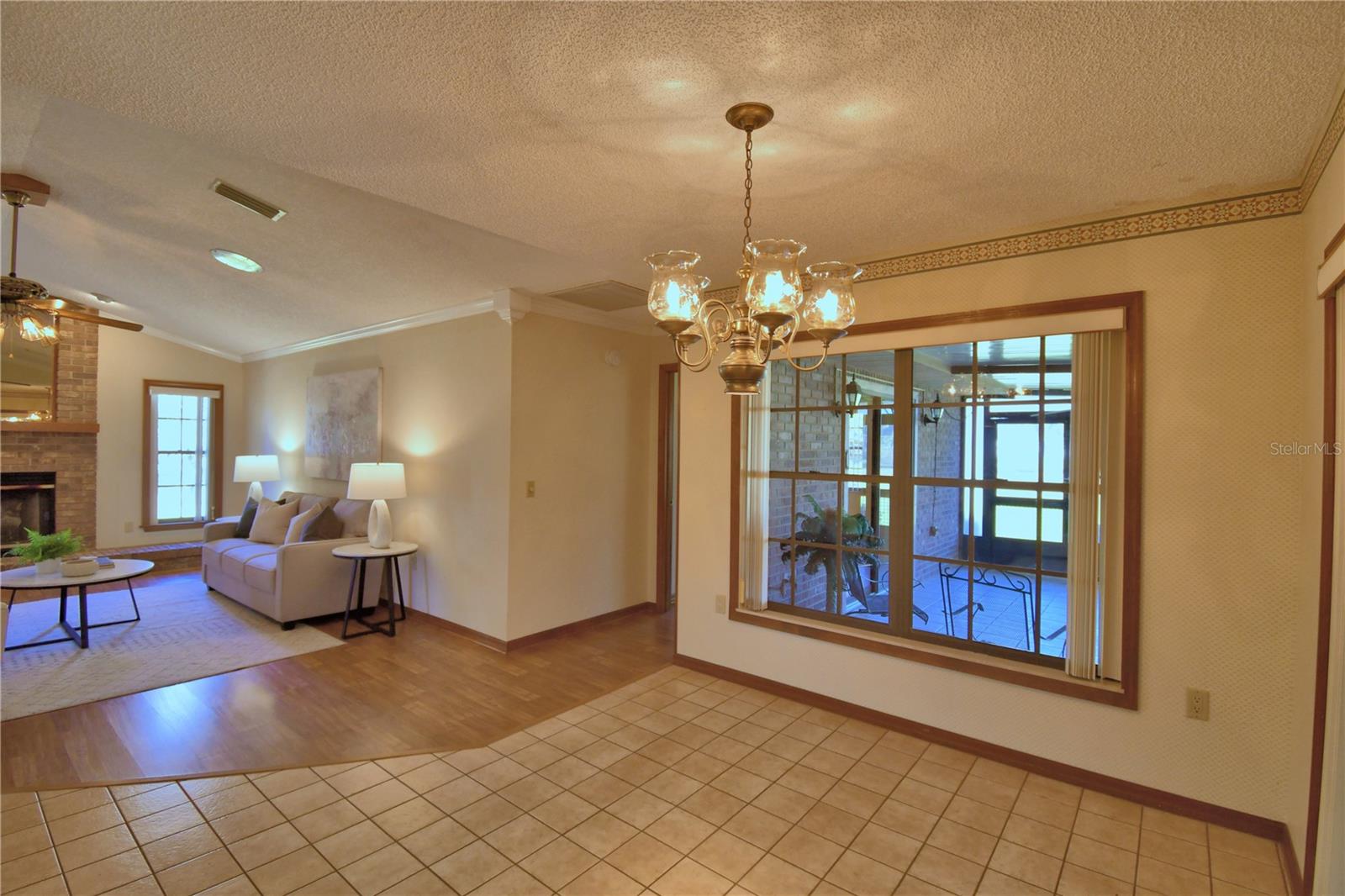 OAKVIEW ESTATES UN 3 - Residential