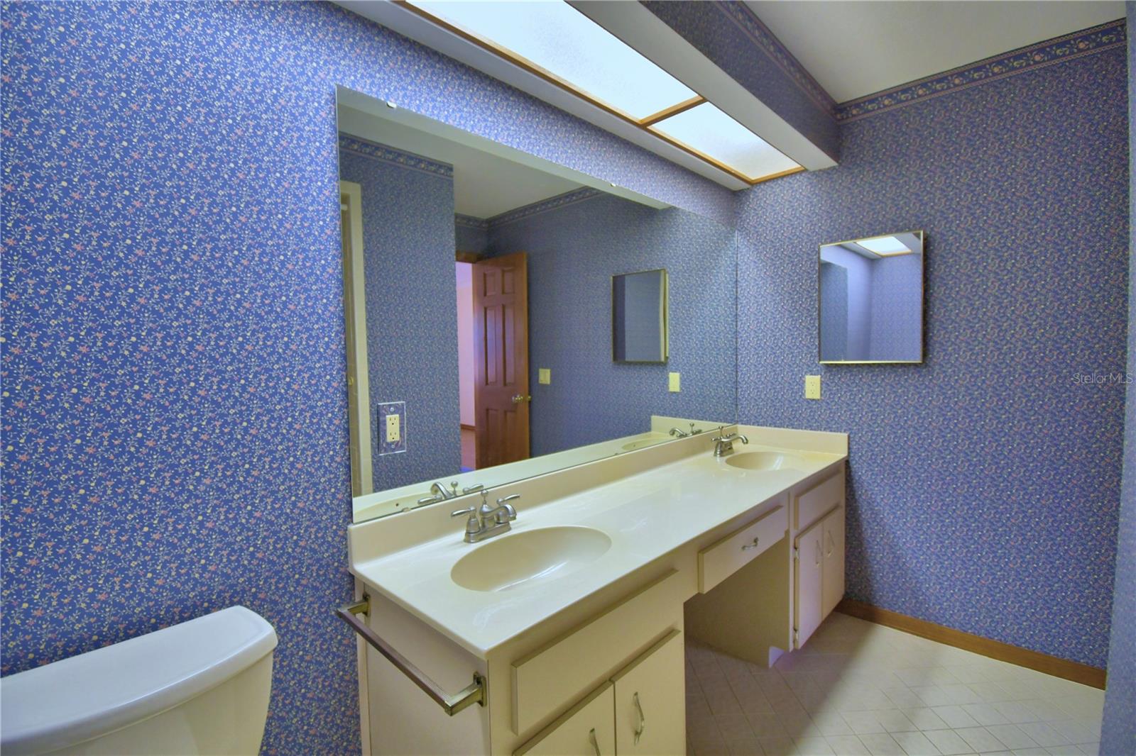 OAKVIEW ESTATES UN 3 - Residential