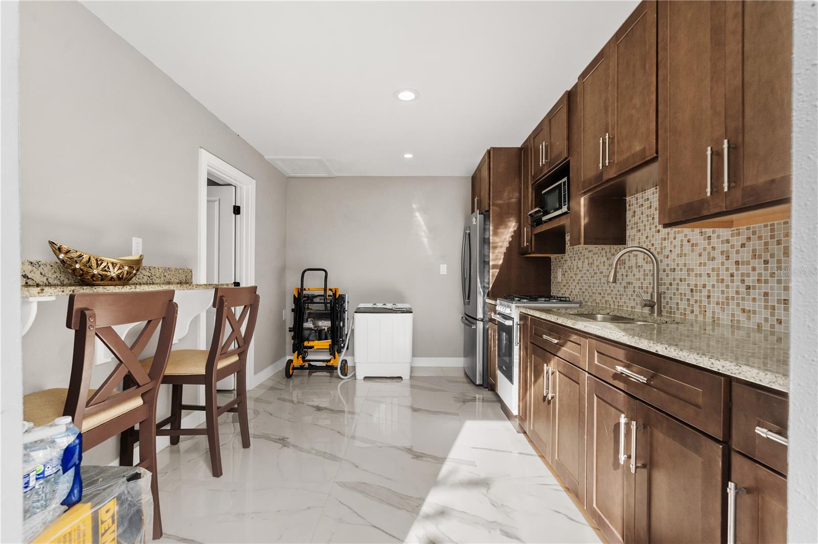 CARROLLWOOD MEADOWS UNIT X - Residential