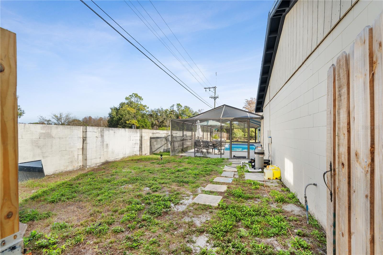 CARROLLWOOD MEADOWS UNIT X - Residential