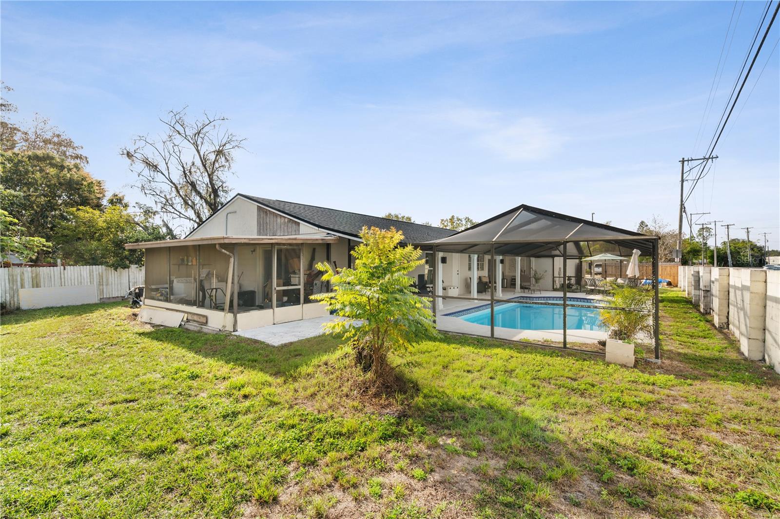 CARROLLWOOD MEADOWS UNIT X - Residential