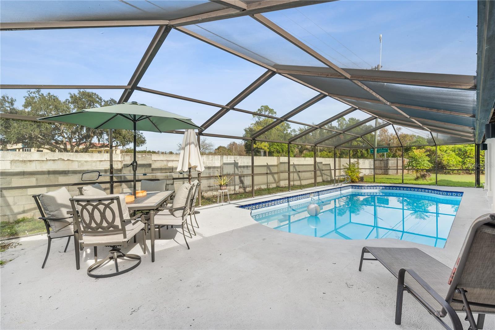 CARROLLWOOD MEADOWS UNIT X - Residential