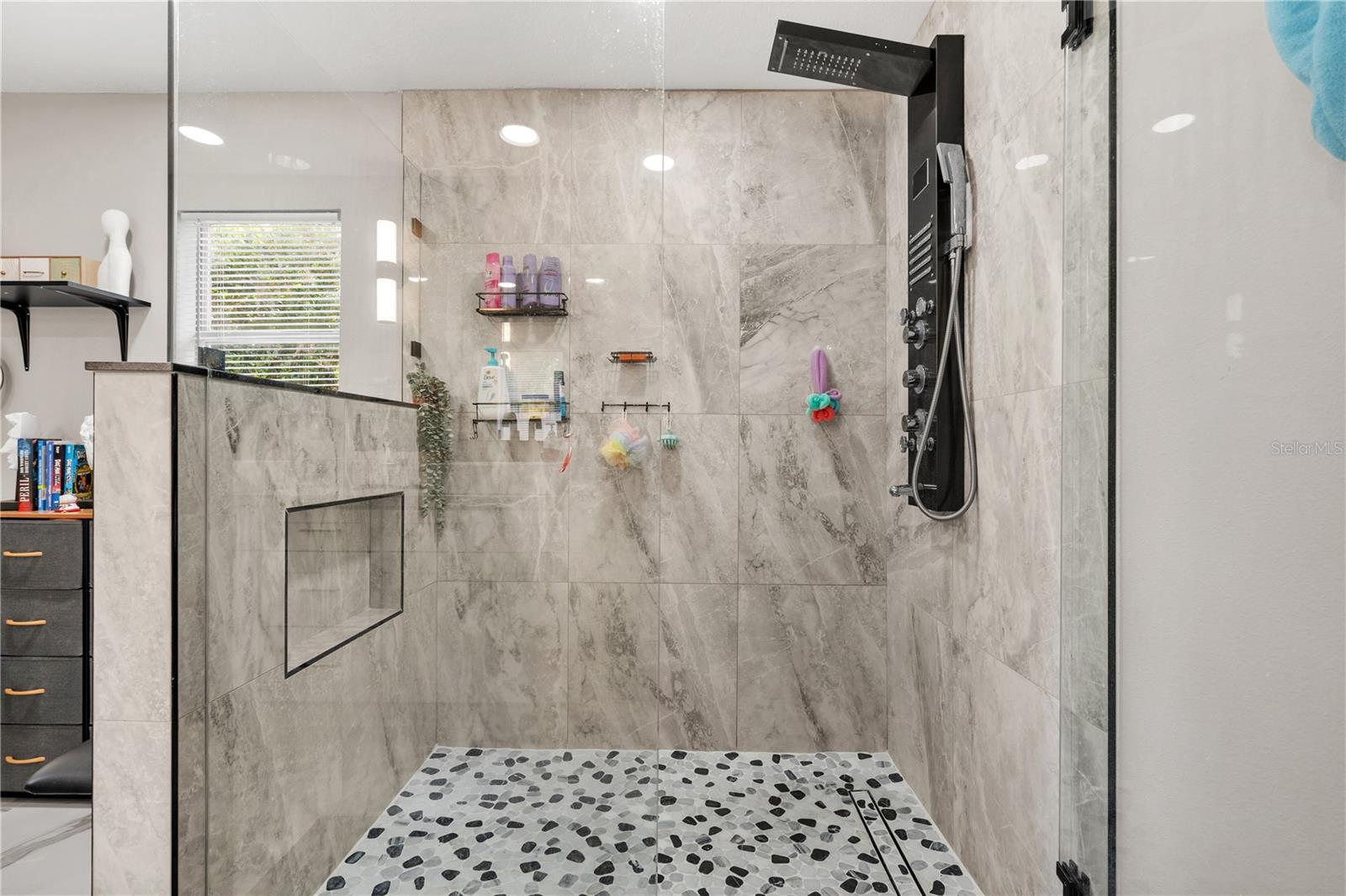 CARROLLWOOD MEADOWS UNIT X - Residential