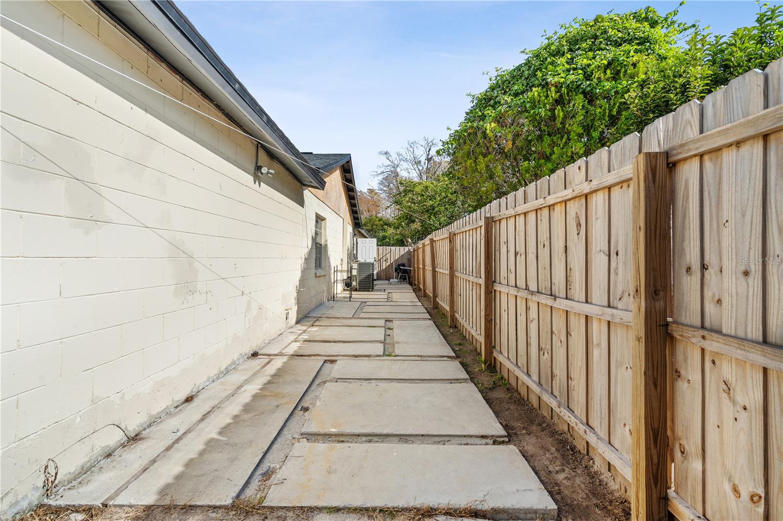 CARROLLWOOD MEADOWS UNIT X - Residential