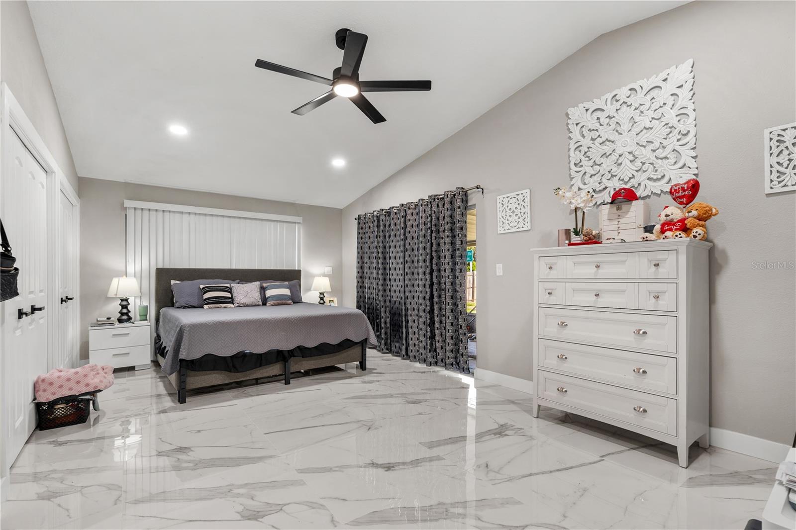 CARROLLWOOD MEADOWS UNIT X - Residential