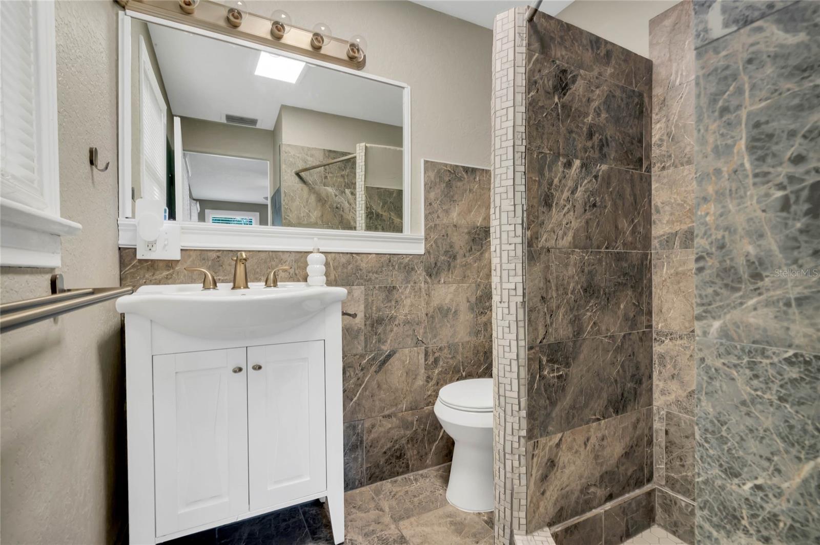 Photo 13 of 19 of 4080 CLOSE CT house