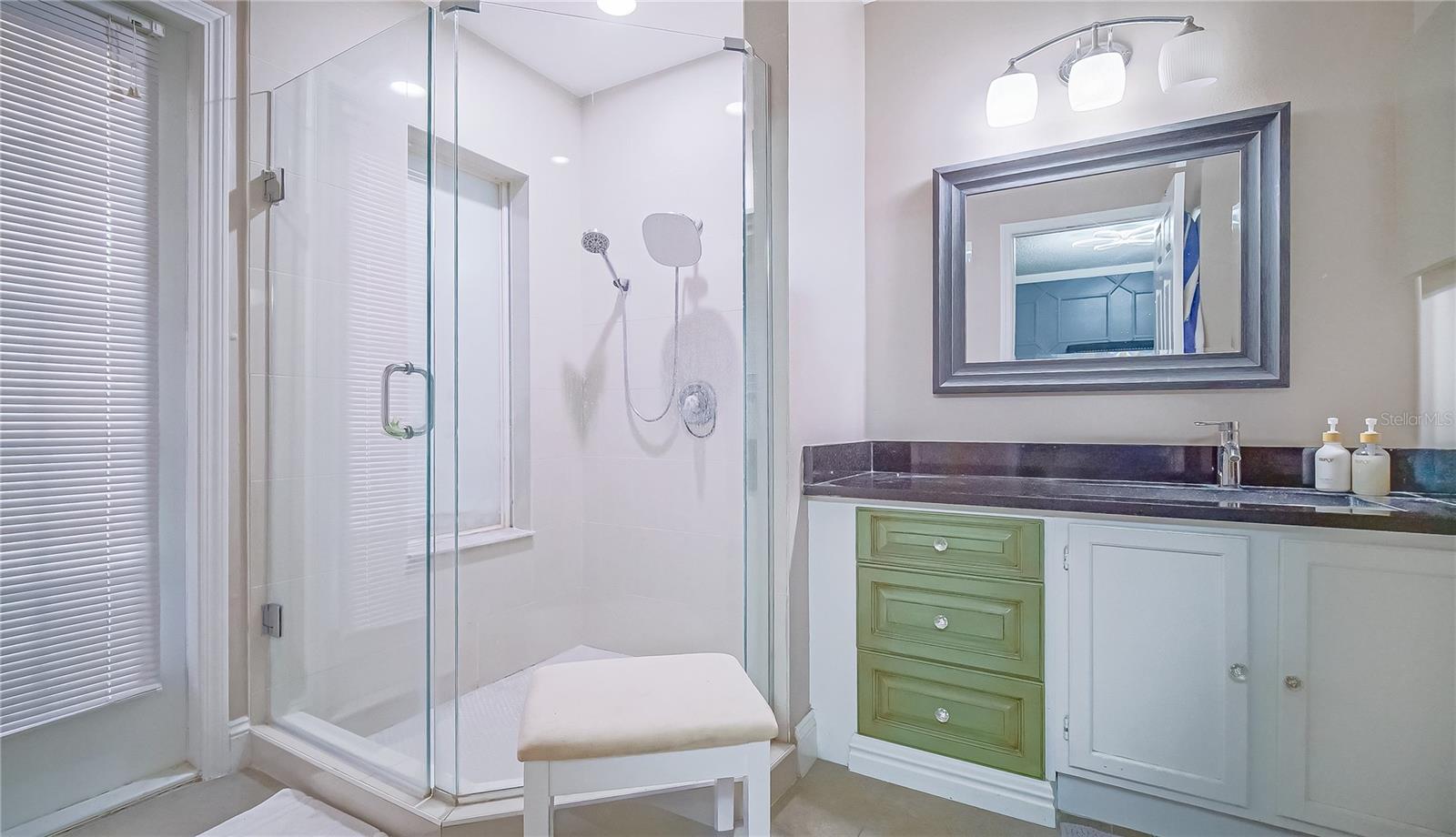 PEMBROOKE - Residential