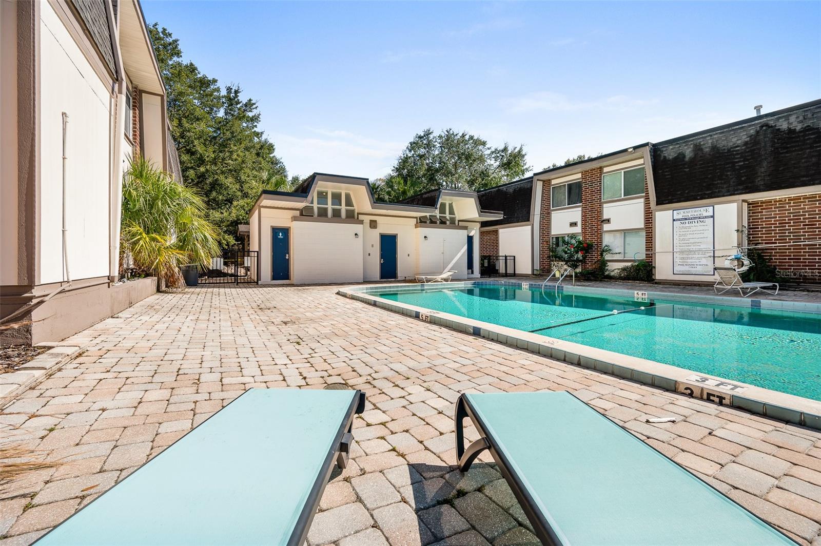 SUMMIT HOUSE - Residential