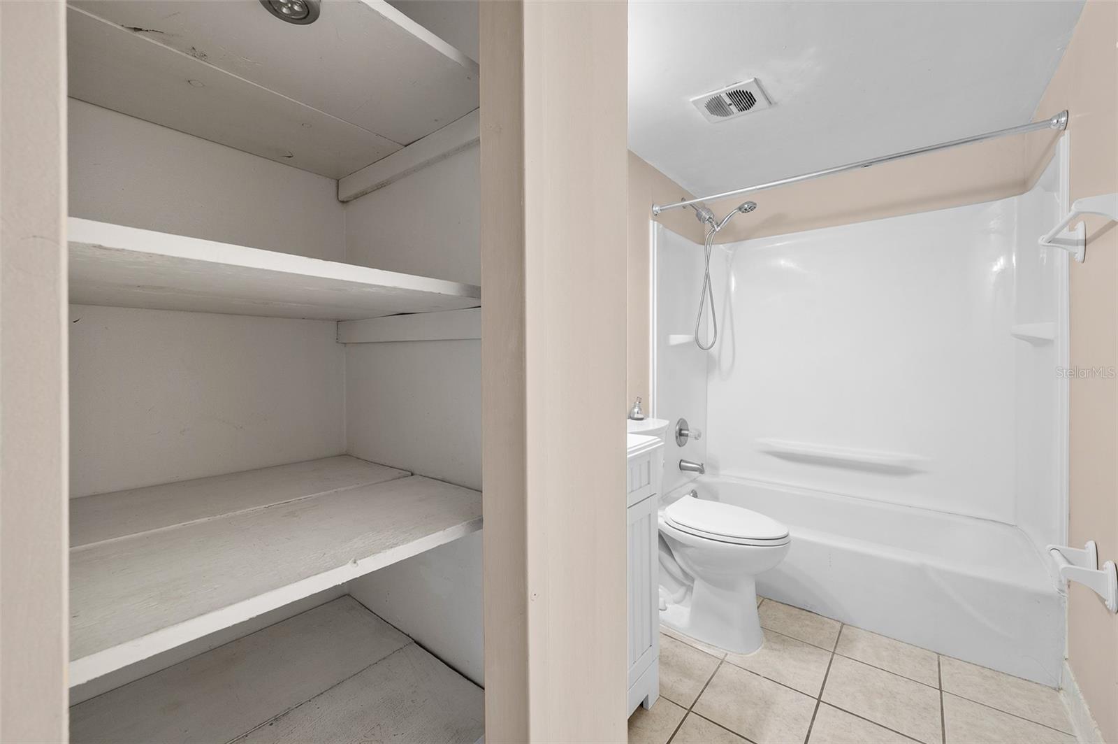 SUMMIT HOUSE - Residential