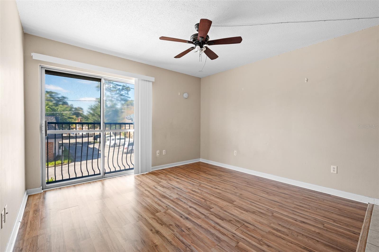 SUMMIT HOUSE - Residential