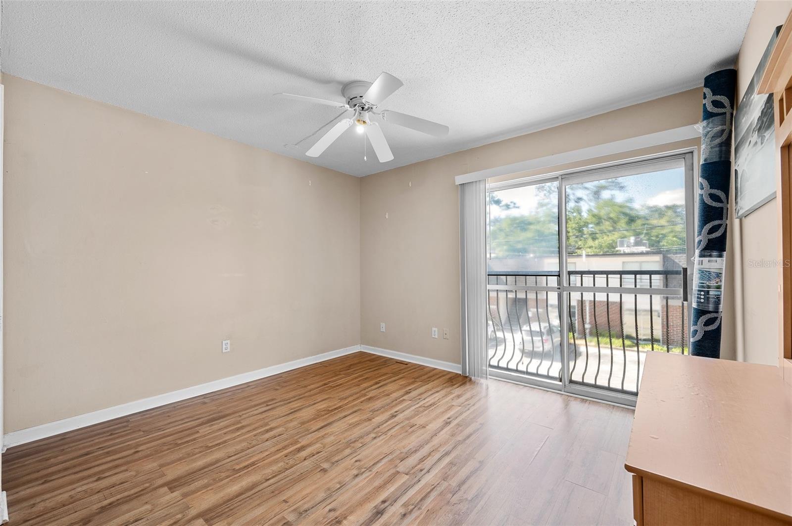 SUMMIT HOUSE - Residential