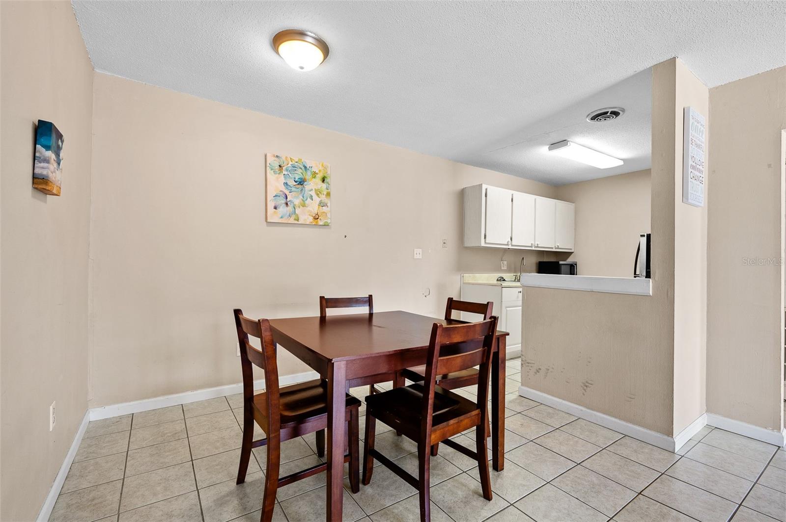 SUMMIT HOUSE - Residential