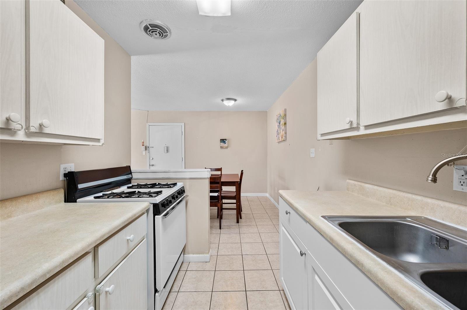 SUMMIT HOUSE - Residential