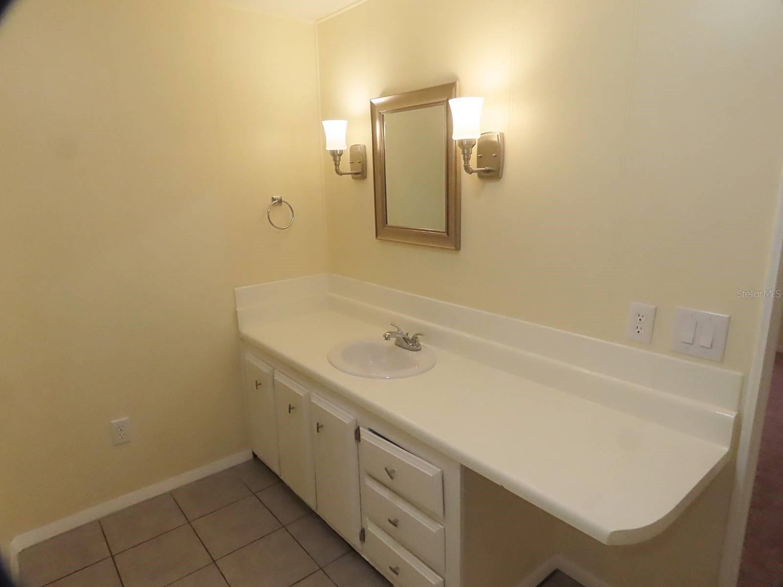 HAWTHORNE HILLS - Residential