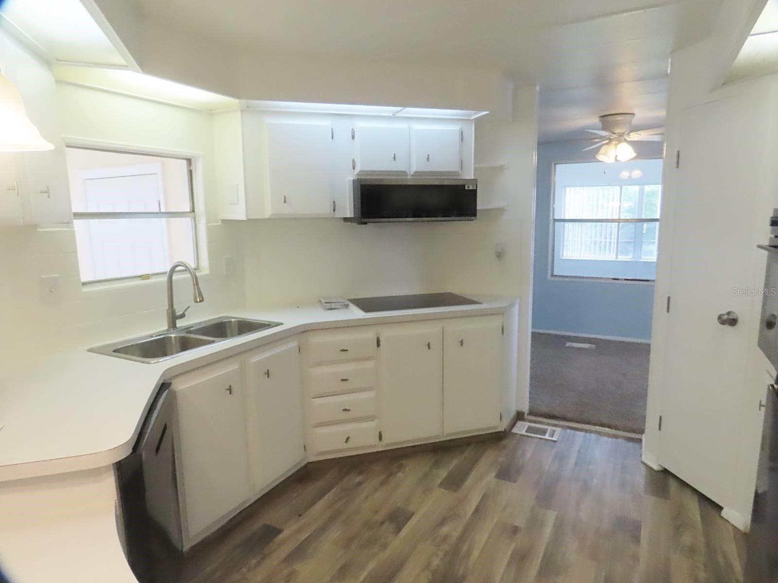 HAWTHORNE HILLS - Residential