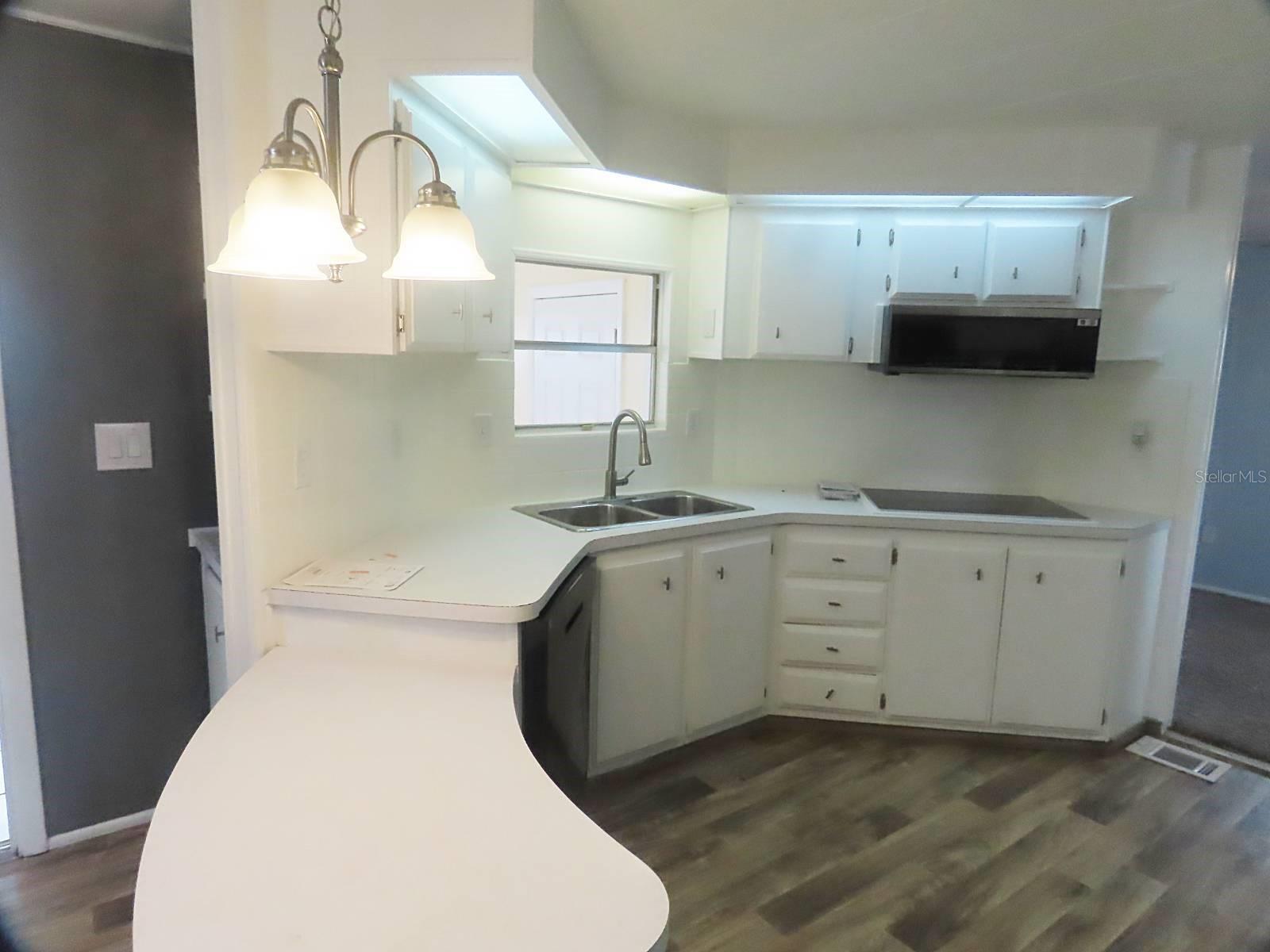 HAWTHORNE HILLS - Residential