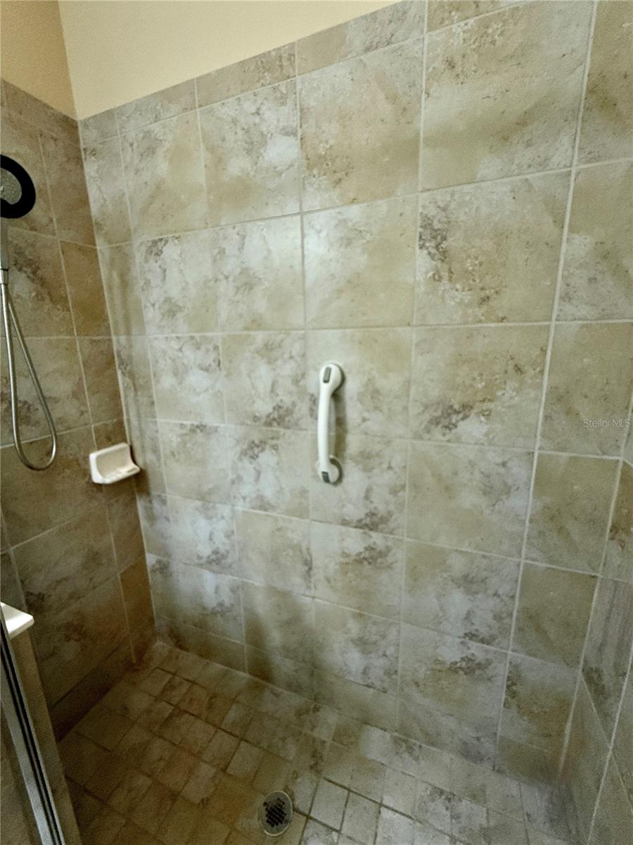 HARBORAGE ON BRADEN RIVER II PH I - Residential