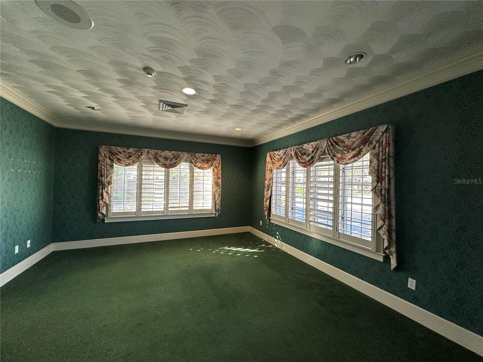 MILTON PARK RESUB OF BLKS 13 & 19 - Commercial Lease