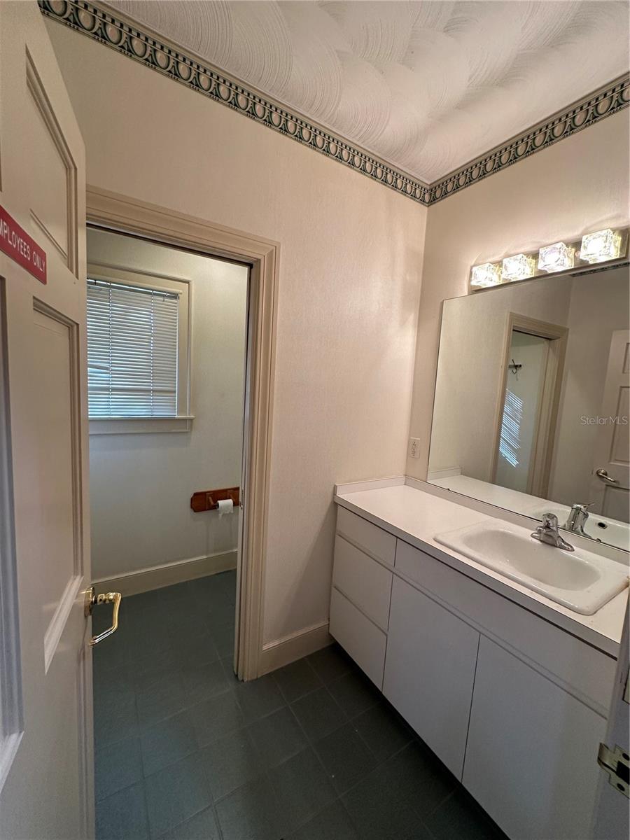 MILTON PARK RESUB OF BLKS 13 & 19 - Commercial Lease