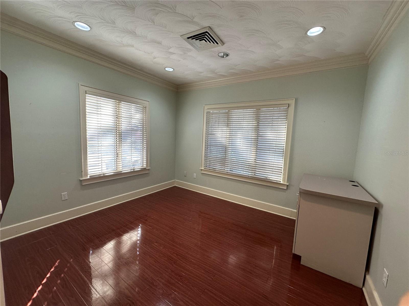 MILTON PARK RESUB OF BLKS 13 & 19 - Commercial Lease