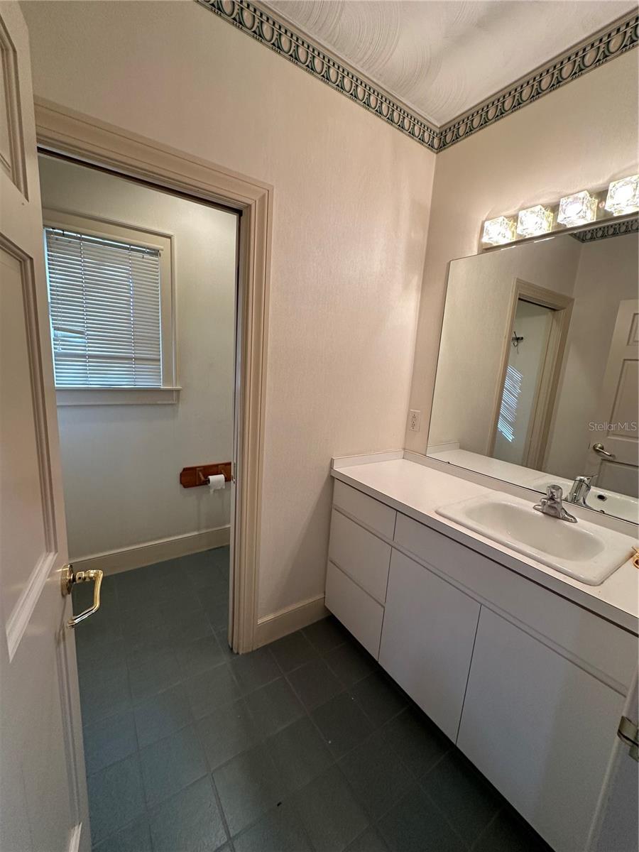 MILTON PARK RESUB OF BLKS 13 & 19 - Commercial Lease