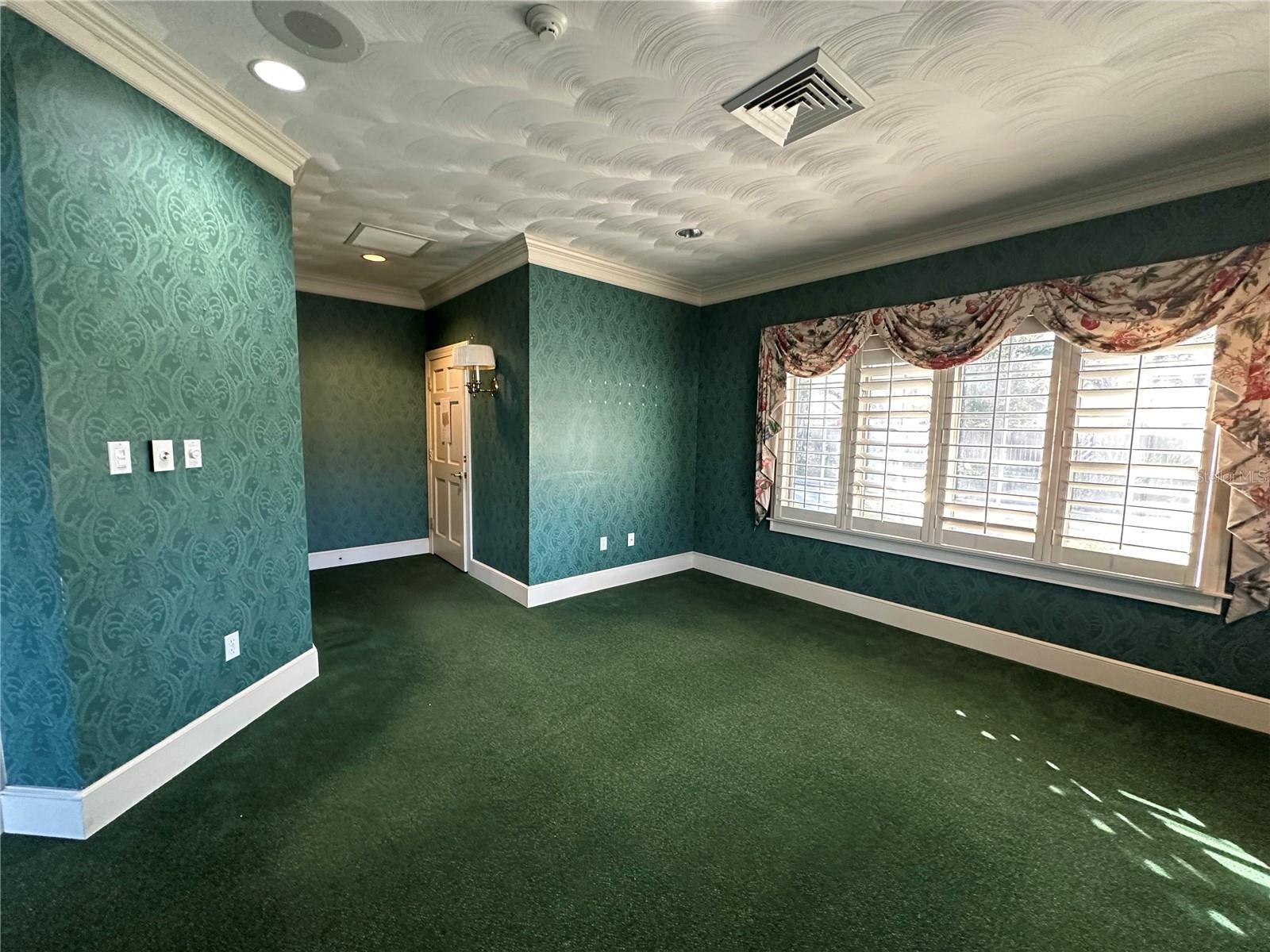 MILTON PARK RESUB OF BLKS 13 & 19 - Commercial Lease