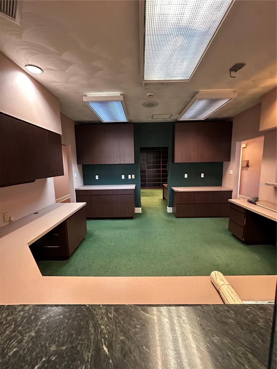 MILTON PARK RESUB OF BLKS 13 & 19 - Commercial Lease