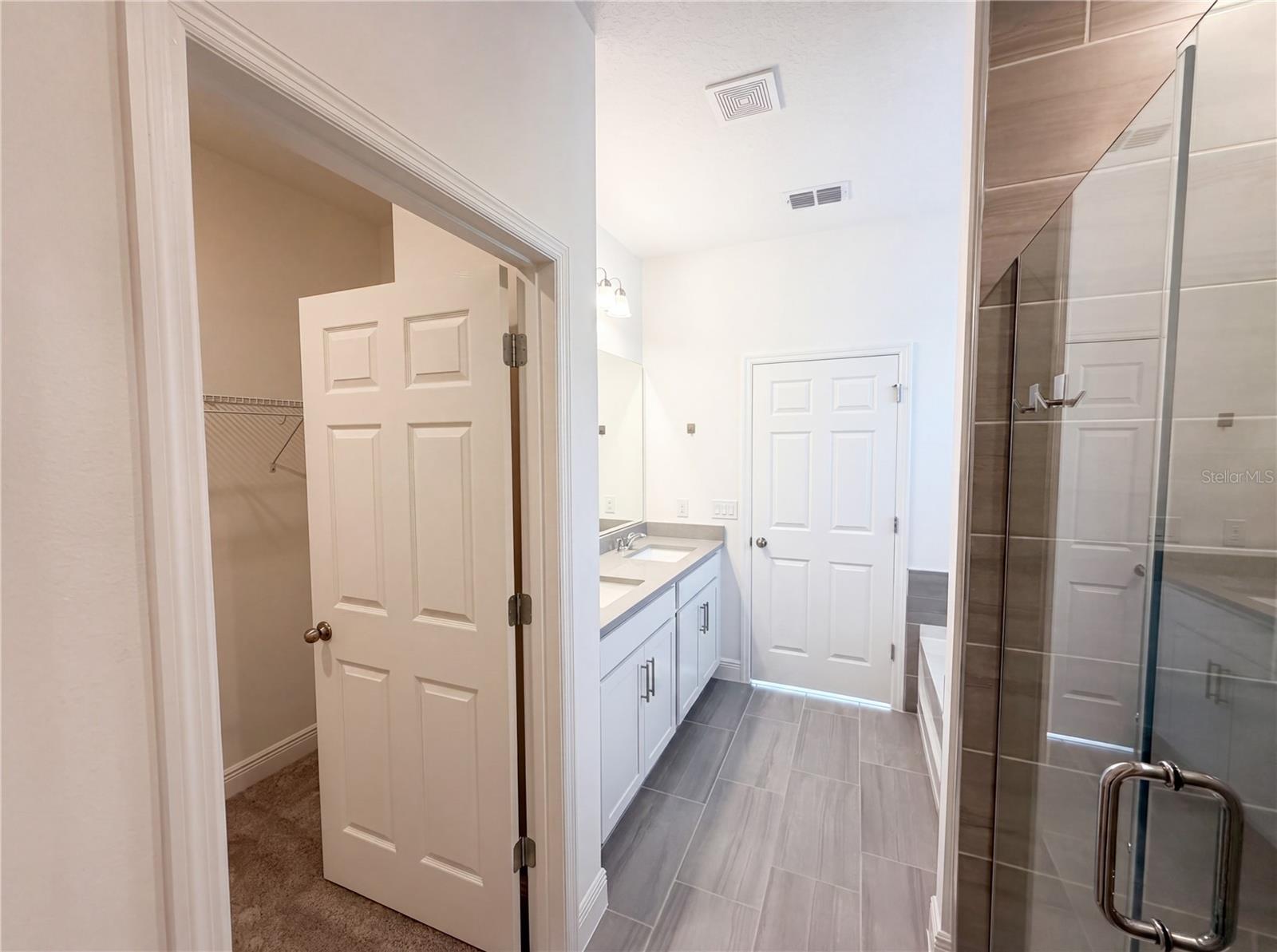 RIDGEVIEW - Residential