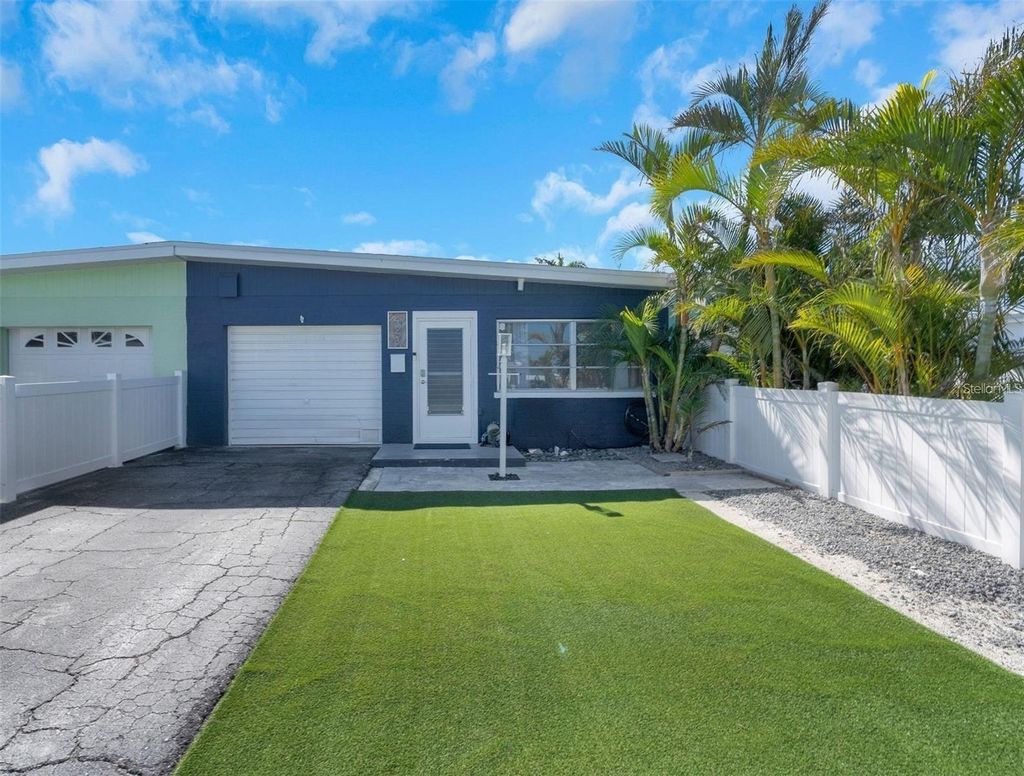 Photo of 423 62nd Street, Holmes Beach, FL 34217 (MLS # TB8407354)