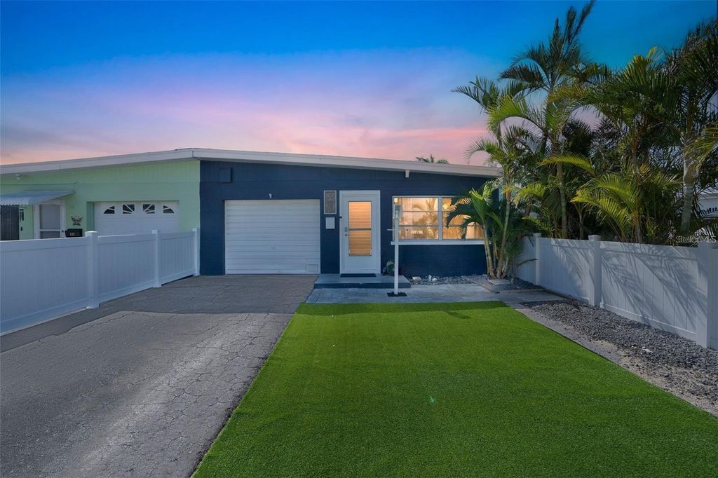Photo of 423 62nd Street, Holmes Beach, FL 34217 (MLS # TB8407354)