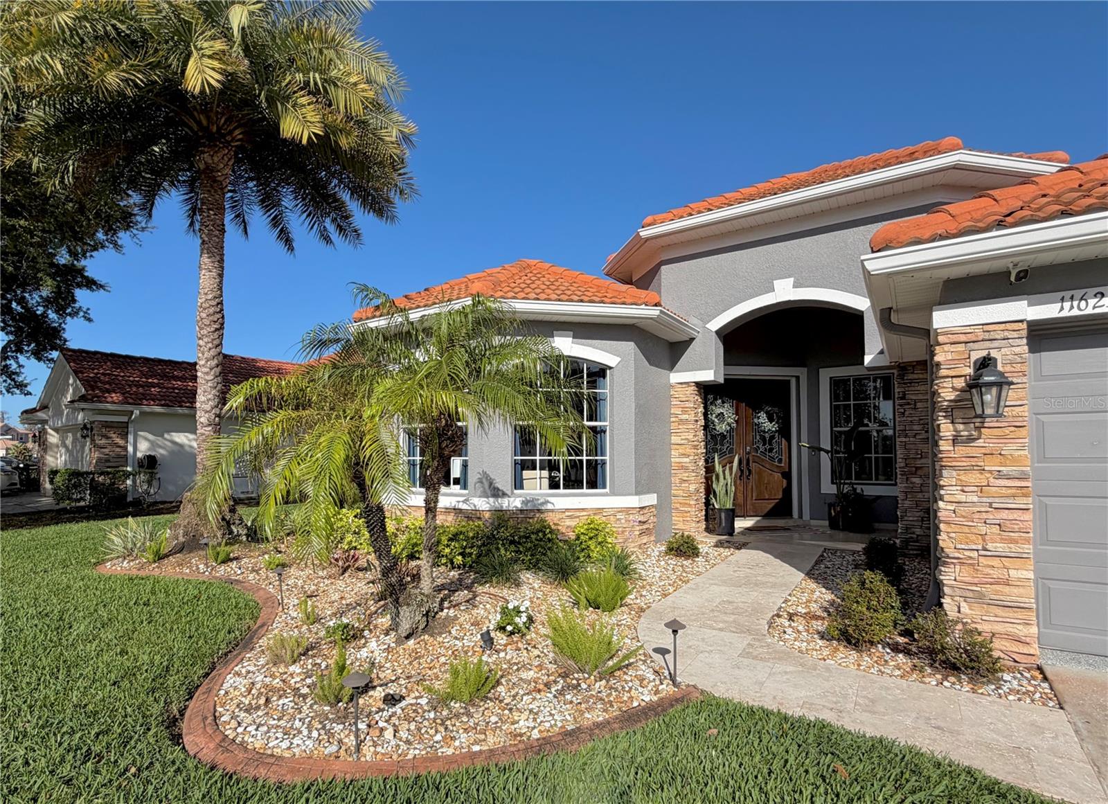 WATERS EDGE 02 - Residential