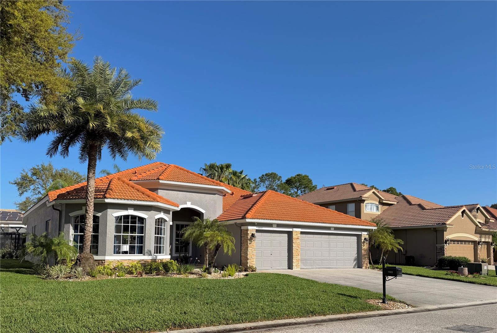 WATERS EDGE 02 - Residential