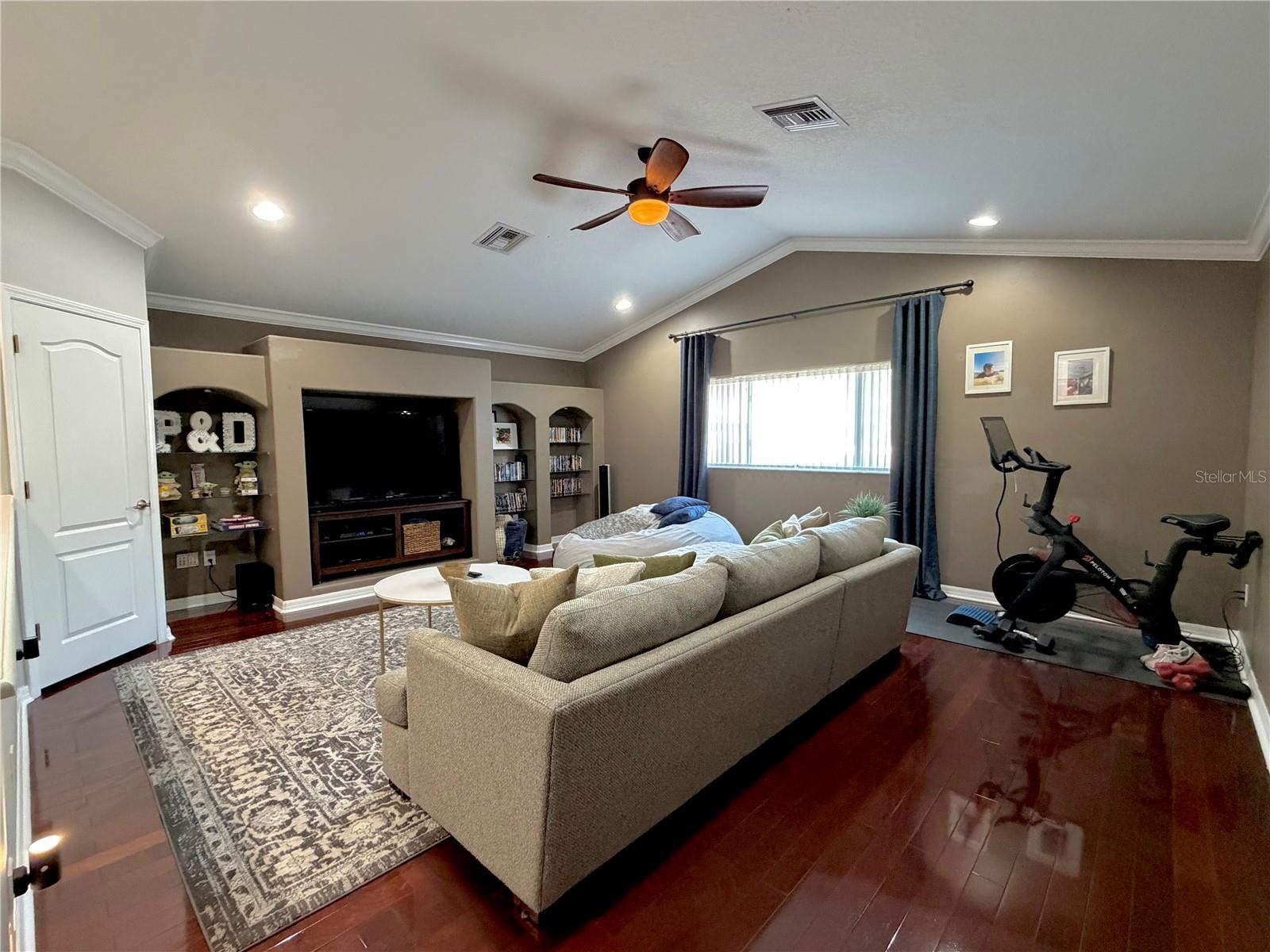 WATERS EDGE 02 - Residential