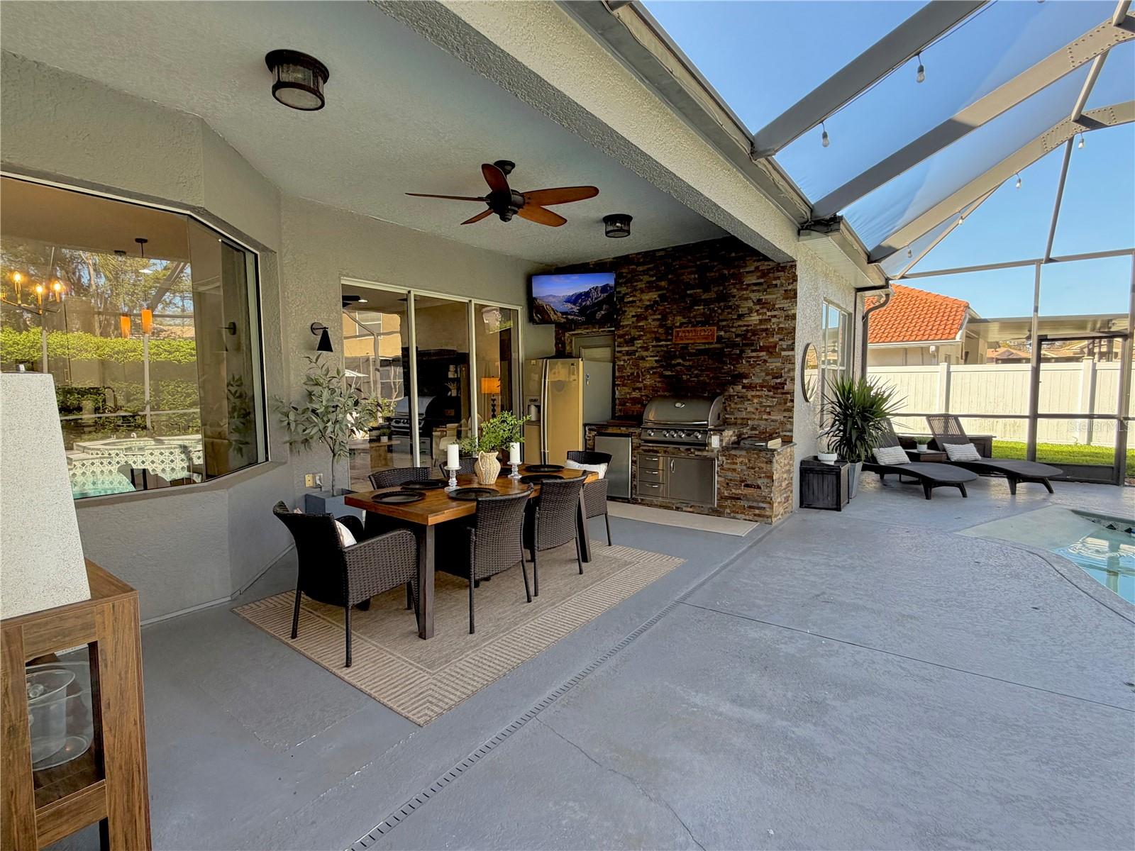 WATERS EDGE 02 - Residential