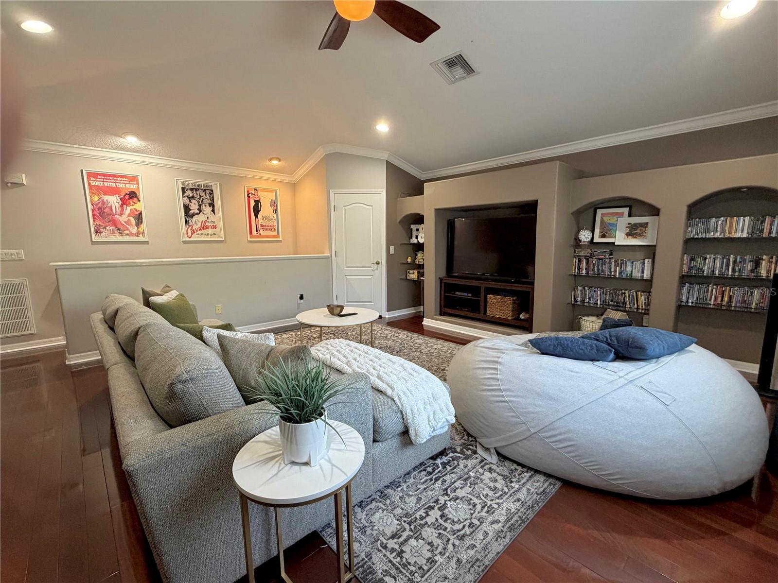 WATERS EDGE 02 - Residential