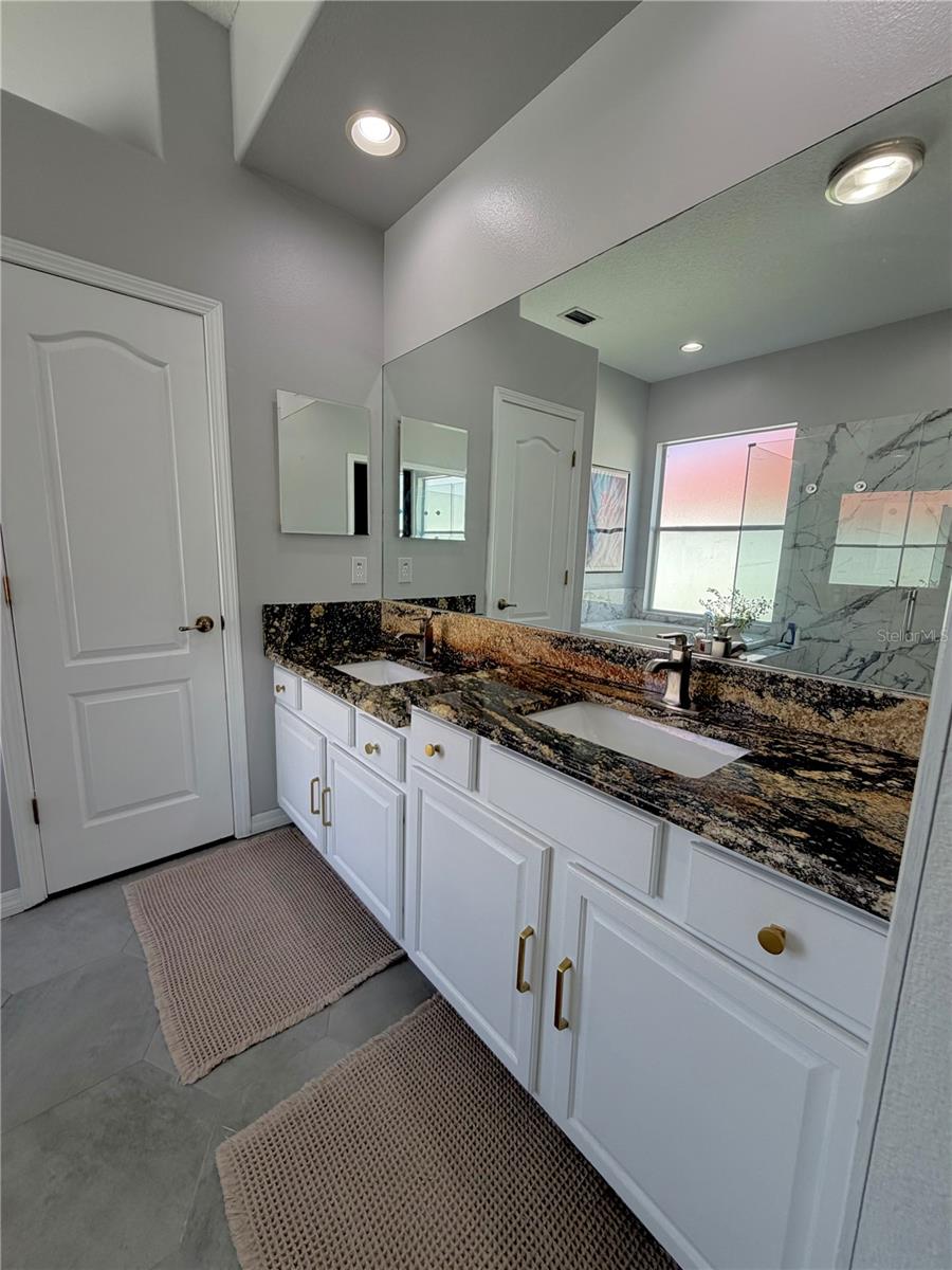 WATERS EDGE 02 - Residential