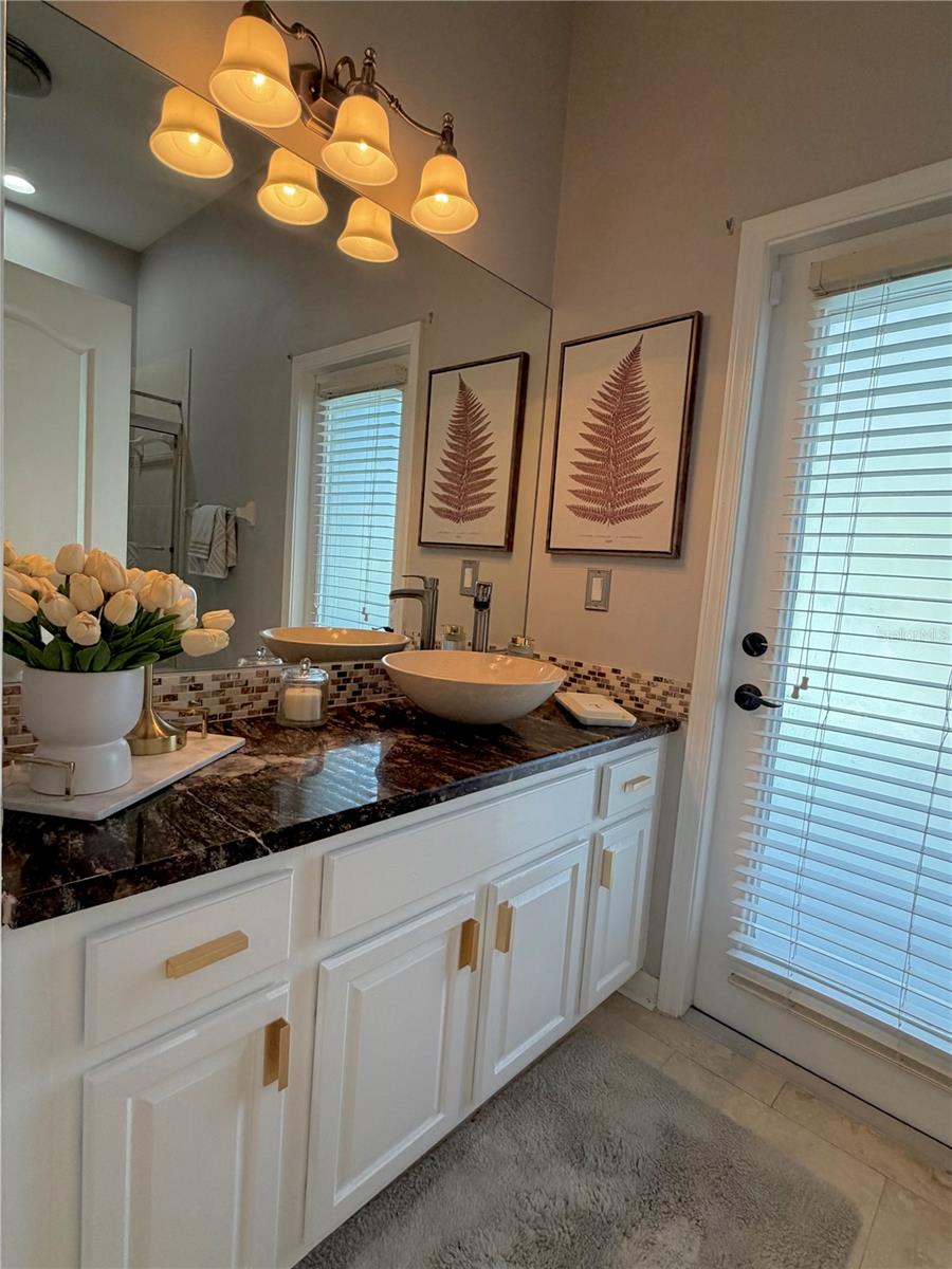 WATERS EDGE 02 - Residential