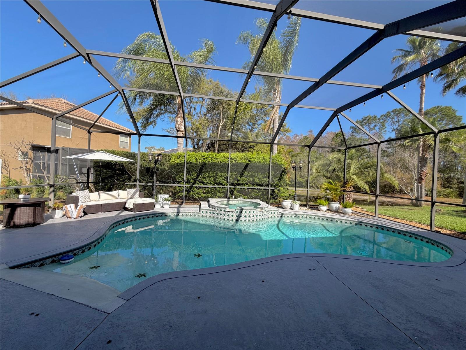 WATERS EDGE 02 - Residential