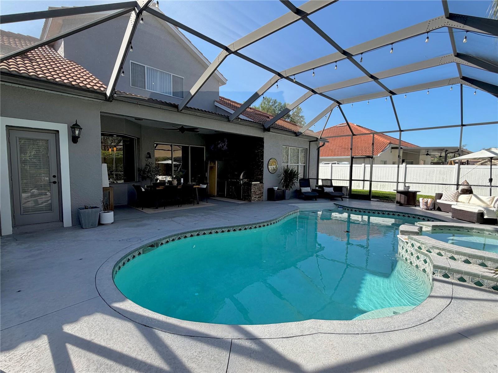 WATERS EDGE 02 - Residential