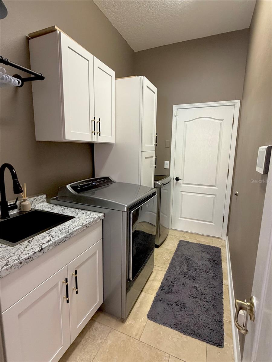 WATERS EDGE 02 - Residential