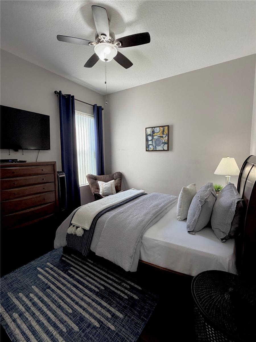 WATERS EDGE 02 - Residential