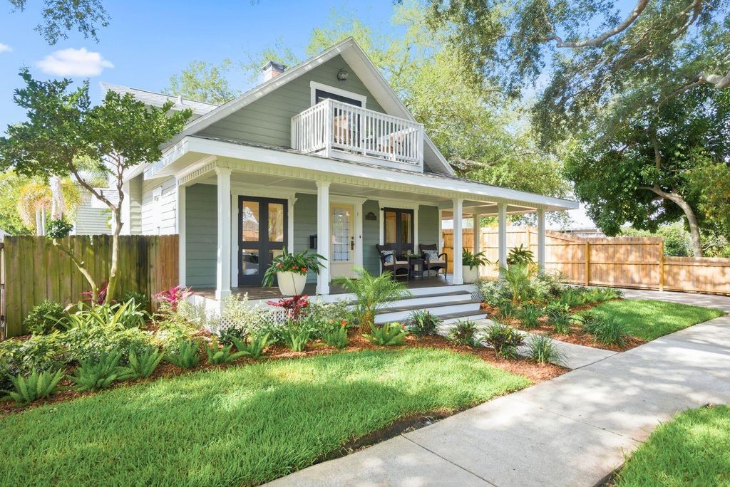 Photo of 888 16th Avenue N, St Petersburg, FL 33704 (MLS # TB8512953)