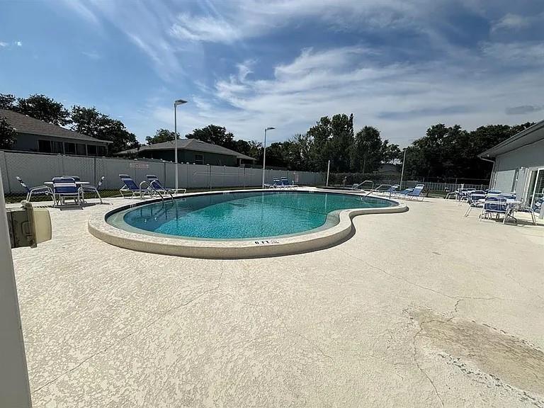 SANDALWOOD THE CONDO - Residential