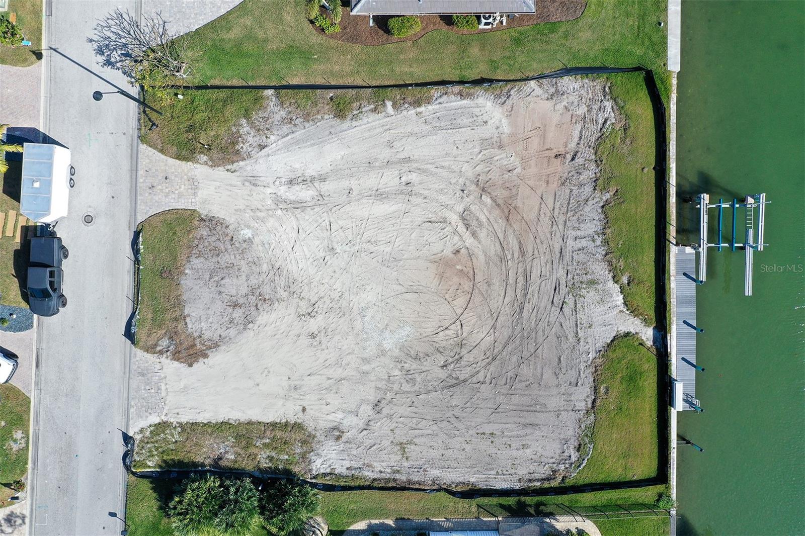 COUNTRY CLUB SHORES SEC 01 - Land