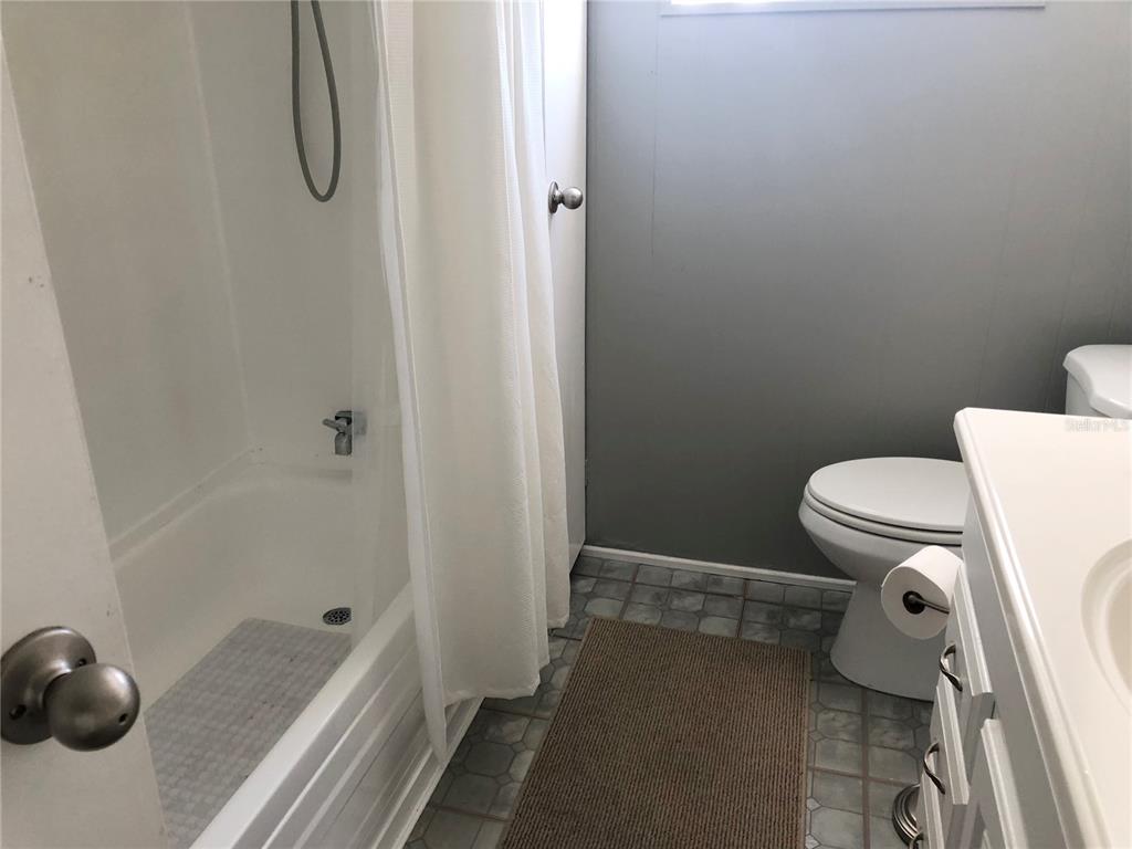 GOLF LAKES RESIDENTS CO-OP - Residential Lease
