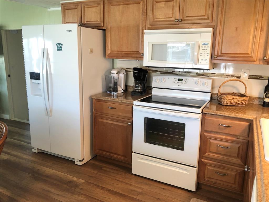 GOLF LAKES RESIDENTS CO-OP - Residential Lease