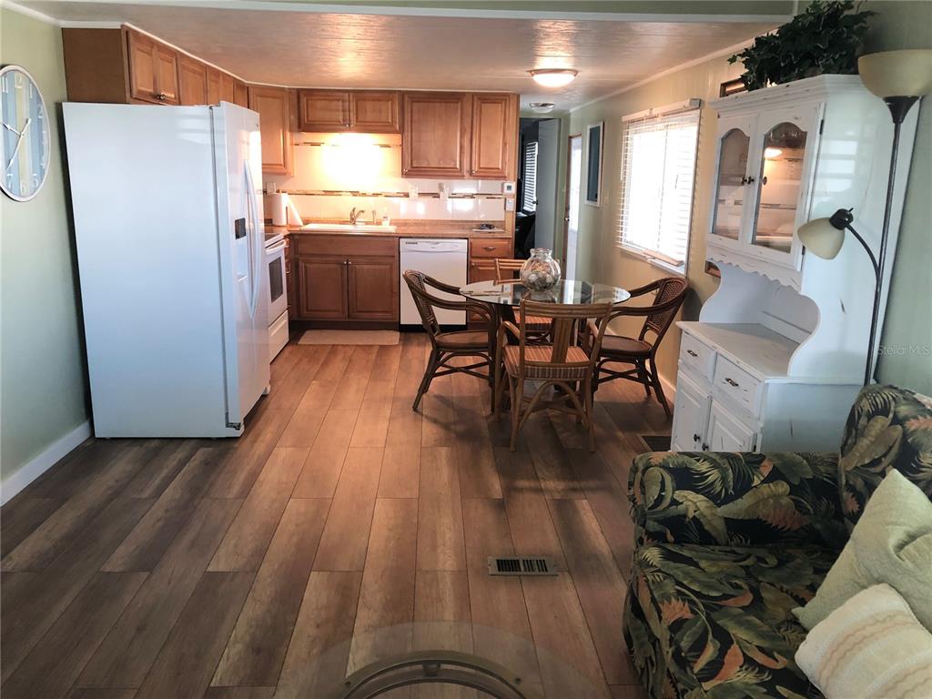 GOLF LAKES RESIDENTS CO-OP - Residential Lease