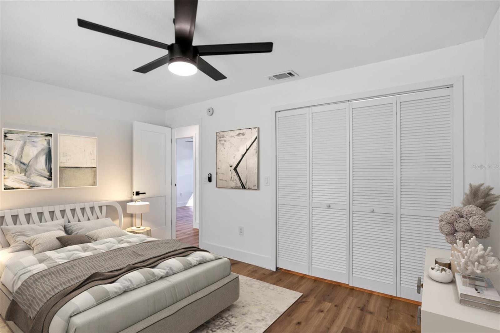 PALM LAKES ESTATES - Residential